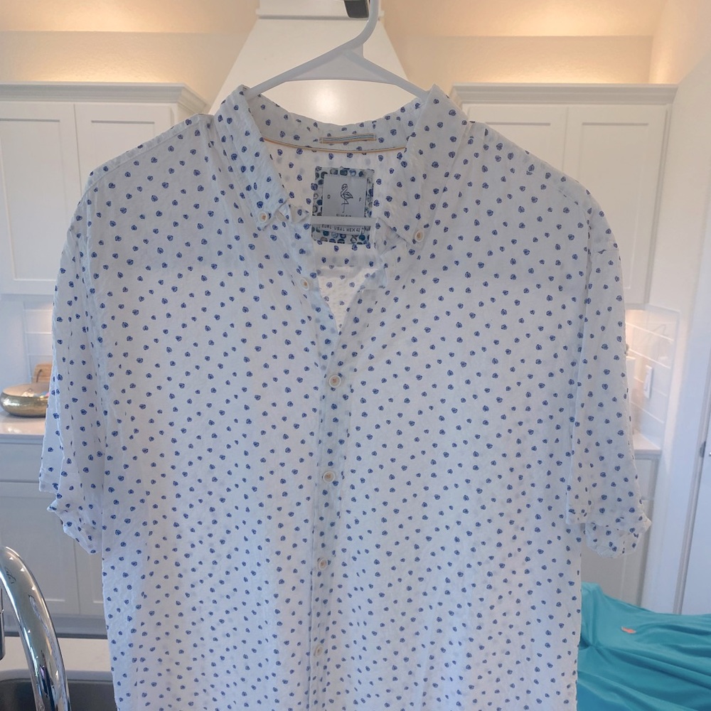Causal short sleeve button down.